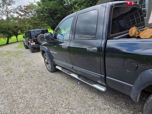 Used 2004 Dodge Ram 1500 Truck SLT w/ Sport Appearance Group AWD/4WD image 4
