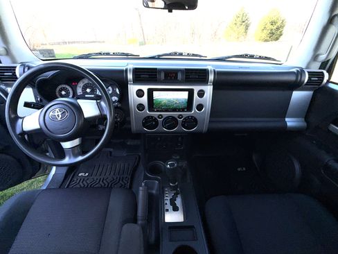 Used 2007 Toyota FJ Cruiser Sport Utility 2D image 19