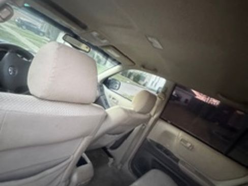 Used 2006 Toyota Highlander 2WD w/ 3rd Row image 10