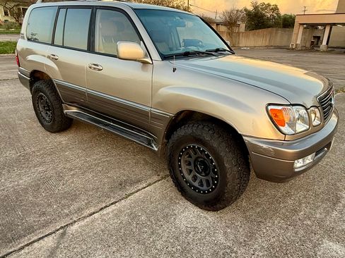 Used 2000 Lexus LX 470 4WD image 2