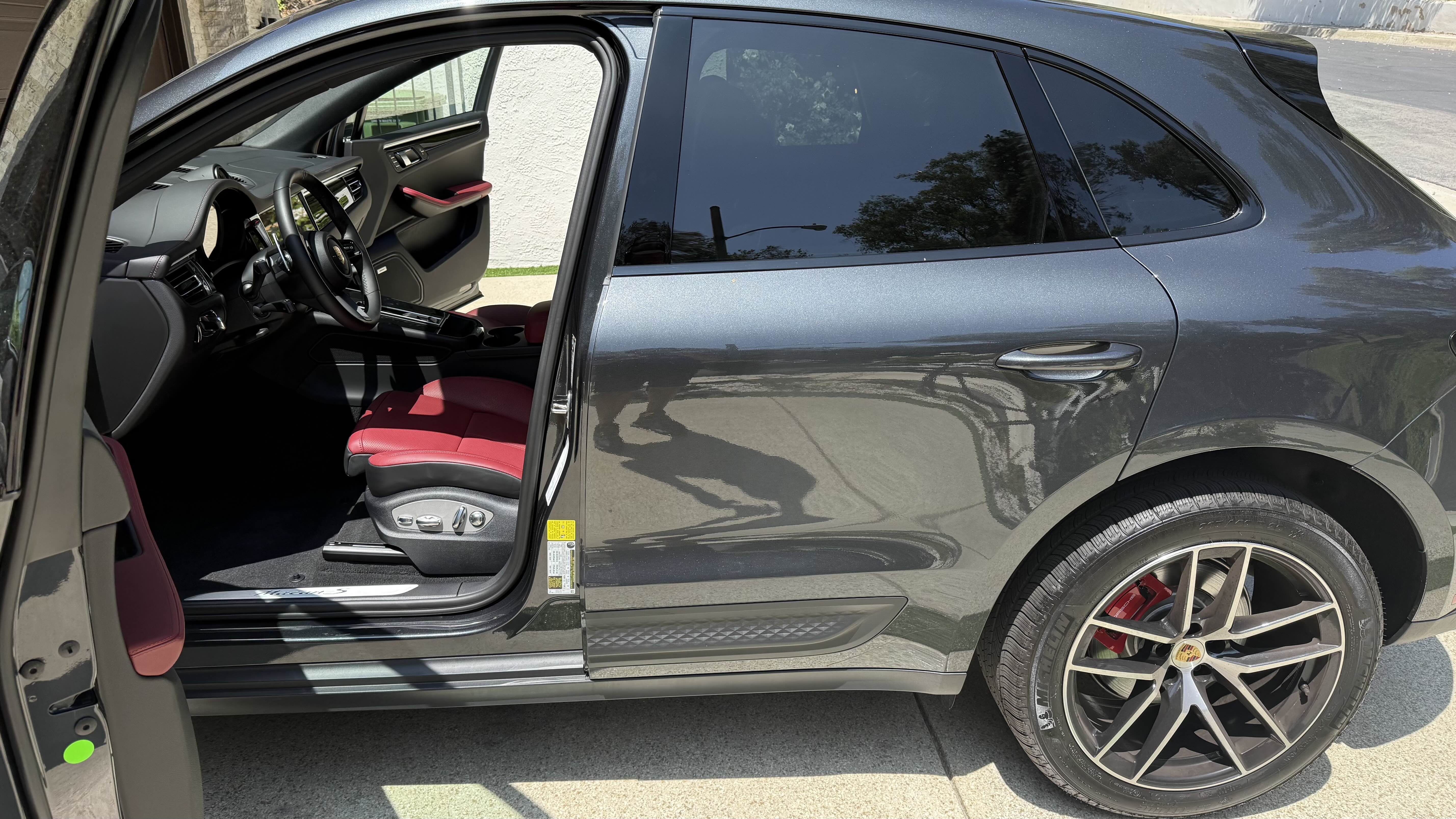 Used 2024 Porsche Macan S AWD/4WD image 11