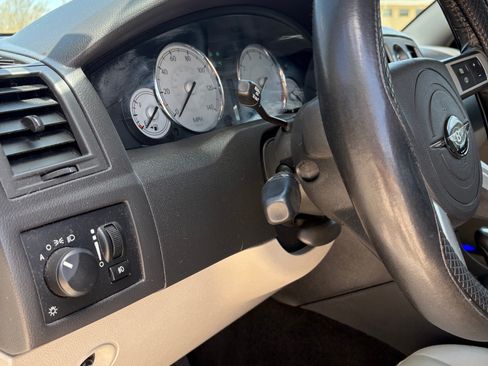 Used 2007 Chrysler 300 Touring L RWD image 16