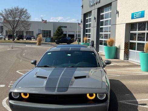 Used 2017 Dodge Challenger SXT Plus image 1