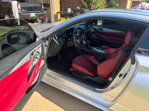 Used 2017 INFINITI Q60 Red Sport 400 image 5