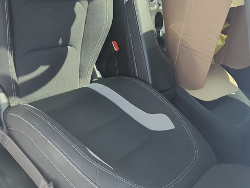 Used 2021 Chevrolet Camaro LT image 10