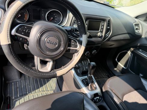 Used 2018 Jeep Compass Latitude w/ Cold Weather Group AWD/4WD image 24