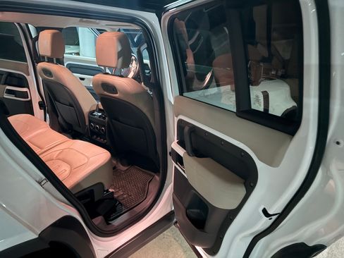 Used 2022 Land Rover Defender 110 SE AWD/4WD image 19