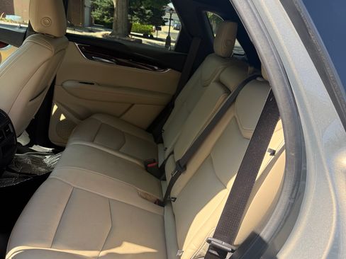 Used 2019 Cadillac XT5 Luxury AWD/4WD image 9