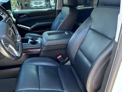 Used 2018 GMC Yukon XL SLT w/ Open Road Package AWD/4WD image 12