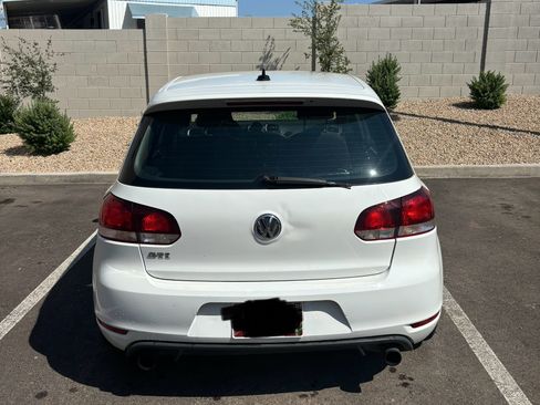 Used 2010 Volkswagen GTI 4-Door FWD image 2