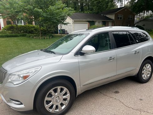 Used 2013 Buick Enclave Leather FWD image 8