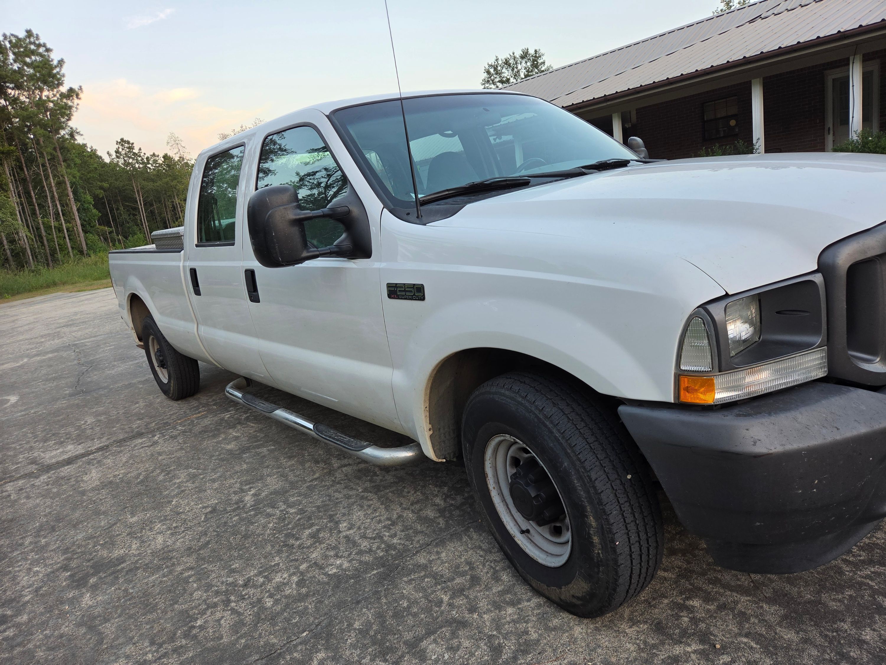 Used 2003 Ford F250 XL RWD image 1