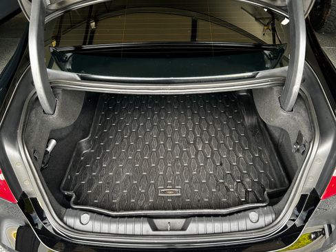 Used 2016 Jaguar XF R-Sport image 15