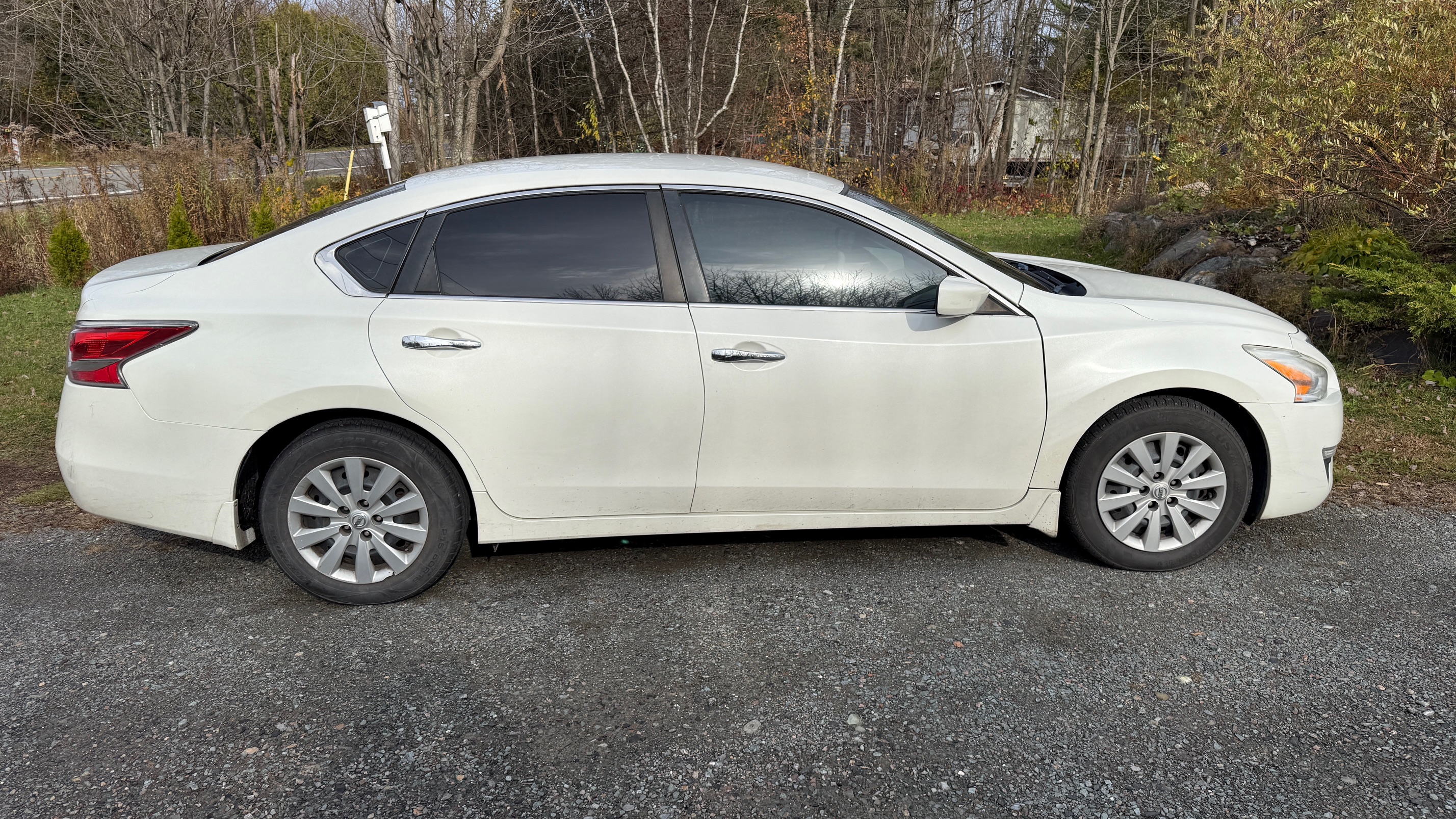 Used 2015 Nissan Altima 2.5 S w/ Power Driver Seat Package FWD image 1
