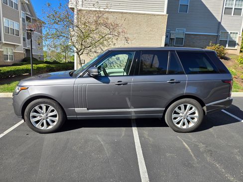 Used 2014 Land Rover Range Rover HSE image 13
