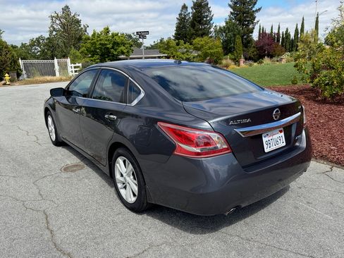 Used 2013 Nissan Altima 2.5 SV image 4