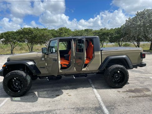 Used 2020 Jeep Gladiator Sport w/ Quick Order Package 24S image 23