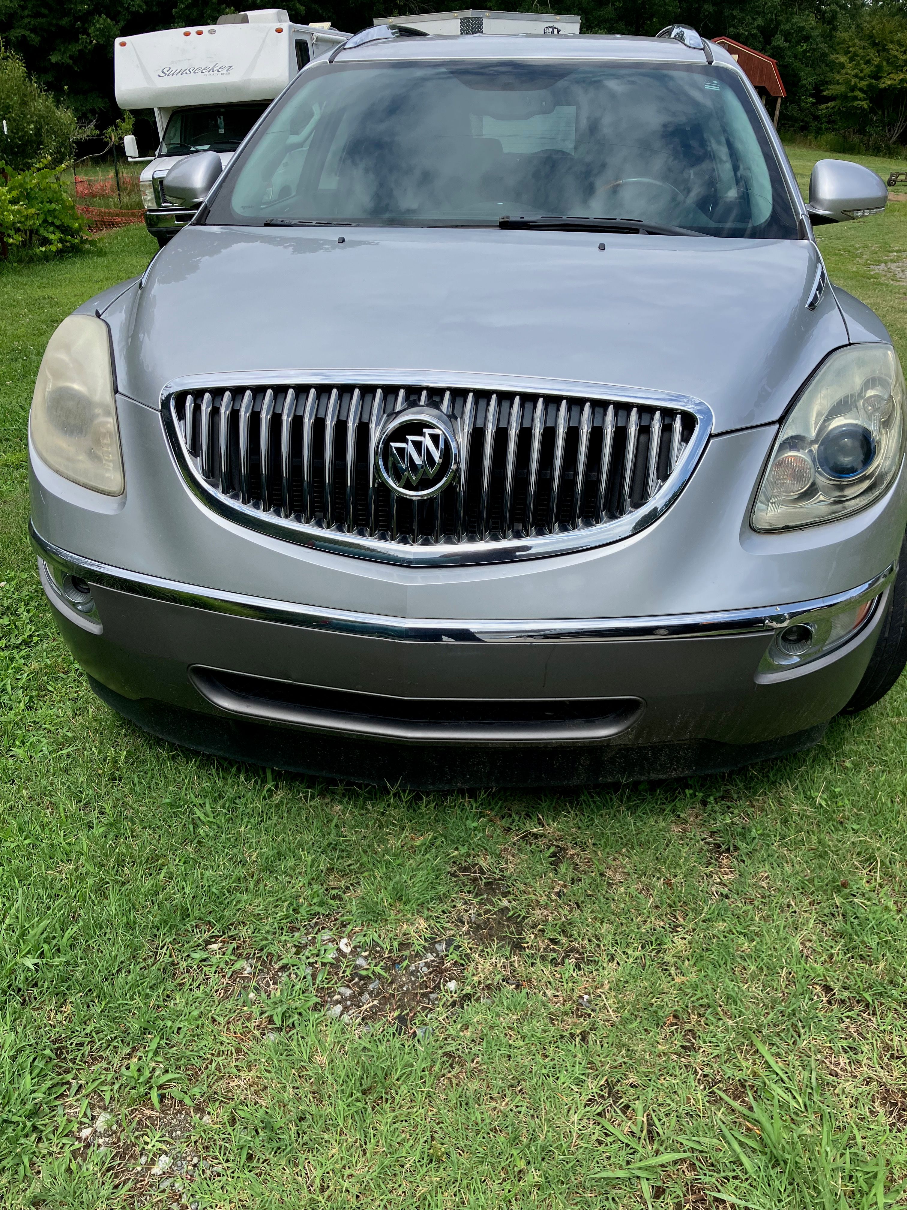 Used 2011 Buick Enclave CX FWD image 1
