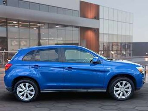 Used 2017 Mitsubishi Outlander Sport ES AWD/4WD image 1