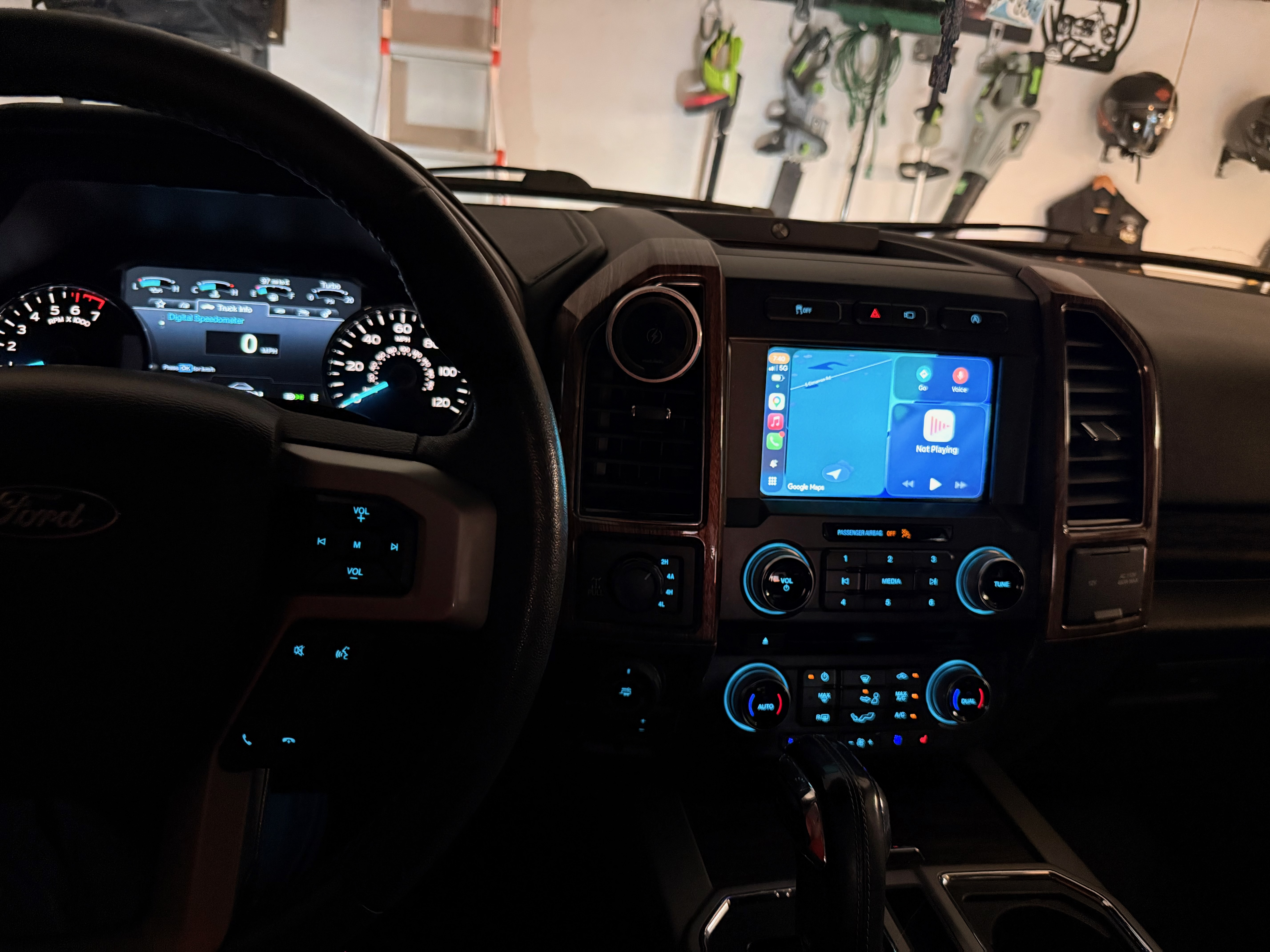 Used 2018 Ford F150 Lariat w/ Equipment Group 502A Luxury AWD/4WD image 17