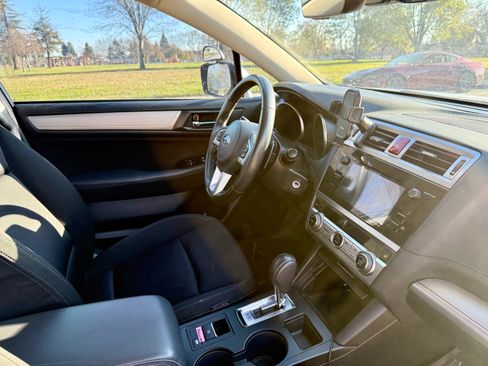 Used 2017 Subaru Legacy 2.5i Premium image 12