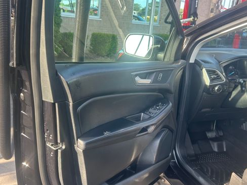 Used 2023 Ford Edge SE w/ Black Appearance Package AWD/4WD image 30