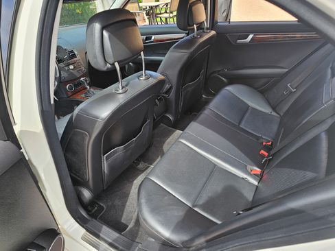 Used 2010 Mercedes-Benz C 300 4MATIC Sedan image 12