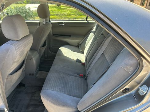 Used 2006 Toyota Camry LE image 11
