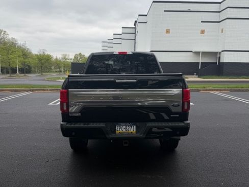 Used 2018 Ford F150 Platinum w/ Equipment Group 701A Luxury image 8