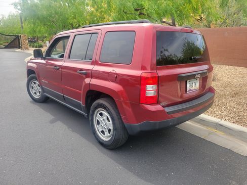 Used 2013 Jeep Patriot Sport image 8