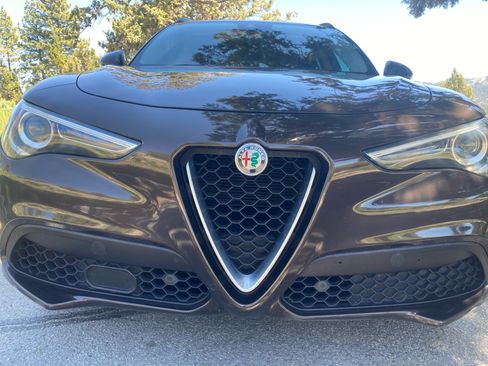 Used 2018 Alfa Romeo Stelvio Sport w/ Quick Order Package 22J Sport AWD/4WD image 22