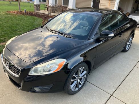 Used 2011 Volvo C70 T5 image 1