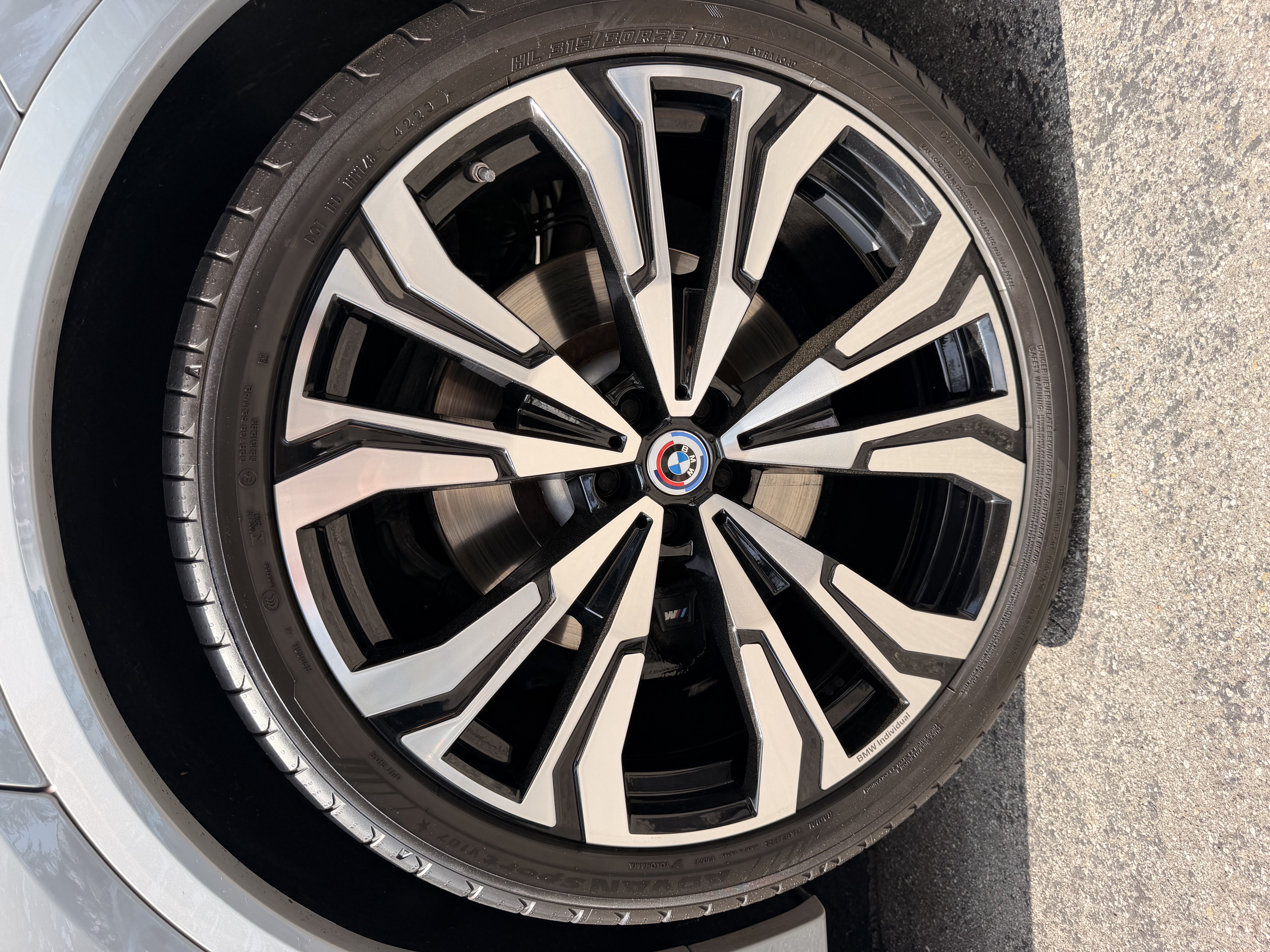 Used 2023 BMW X7 M60i w/ Executive Package AWD/4WD image 28