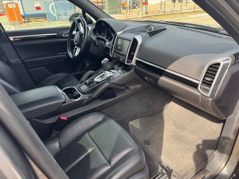 Used 2016 Porsche Cayenne Diesel image 11