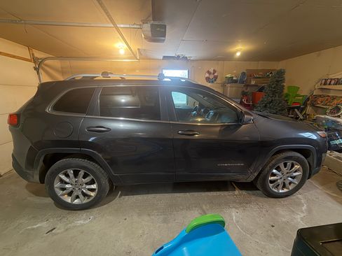 Used 2016 Jeep Cherokee Limited image 13