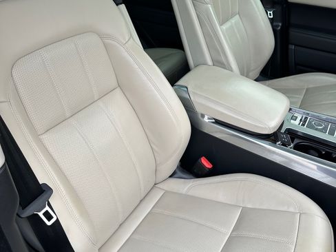Used 2018 Land Rover Range Rover Sport HSE image 11
