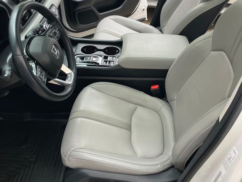 Used 2024 Honda Pilot Touring image 12