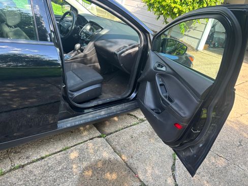 Used 2018 Ford Focus SEL image 9