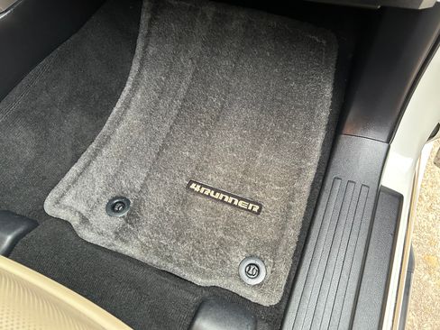 Used 2017 Toyota 4Runner Limited image 11