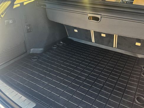 Used 2018 BMW 330i xDrive Wagon w/ Premium Package image 11