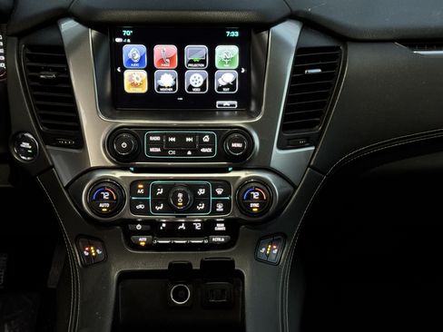 Used 2017 Chevrolet Suburban LT image 13