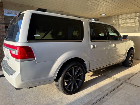 Used 2017 Lincoln Navigator L Reserve image 1