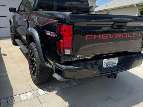 Used 2023 Chevrolet Colorado Trail Boss w/ Advanced Trailering Package AWD/4WD image 10
