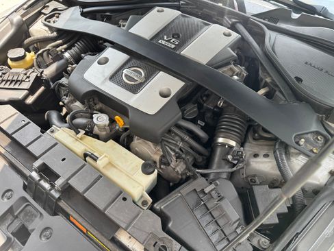 Used 2010 Nissan 370Z Touring w/ Sport Pkg RWD image 4