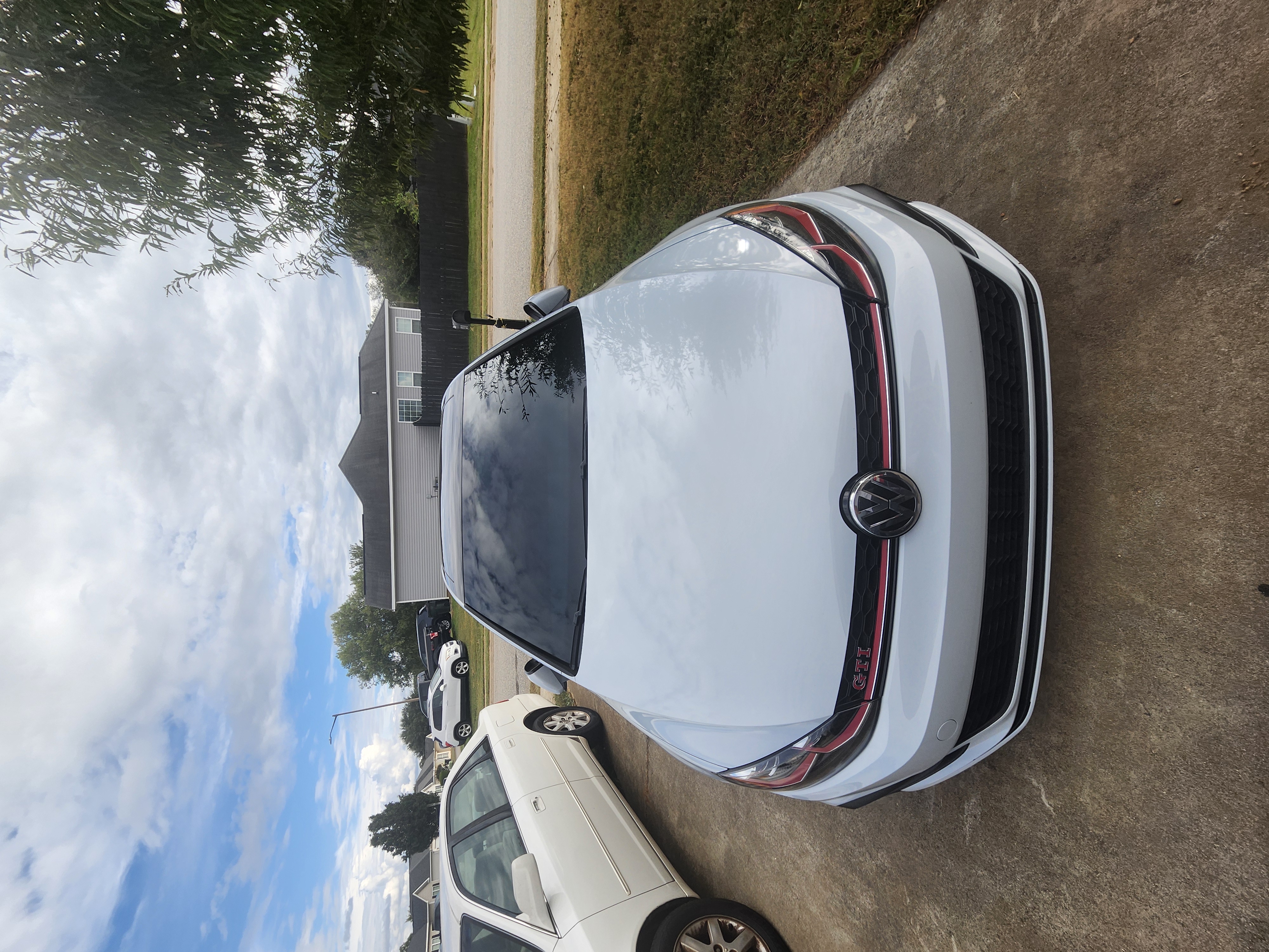 Used 2019 Volkswagen GTI SE w/ SE Experience Package FWD image 4