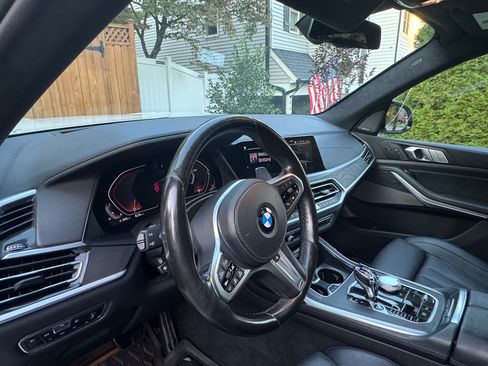 Used 2021 BMW X7 xDrive40i w/ M Sport Package image 21