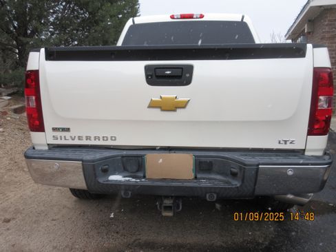 Used 2012 Chevrolet Silverado 1500 LTZ w/ LTZ White Diamond Edition image 10