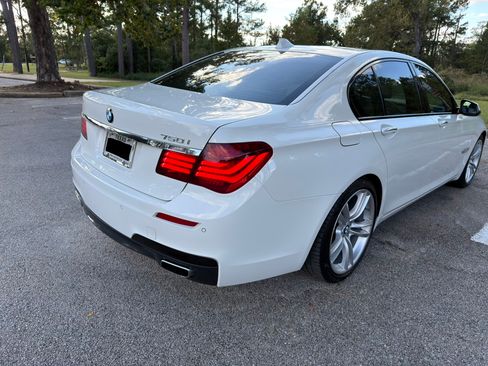 Used 2014 BMW 750i image 8