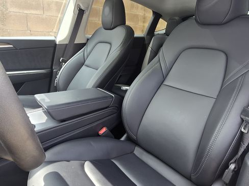 Used 2023 Tesla Model Y Performance AWD/4WD image 14