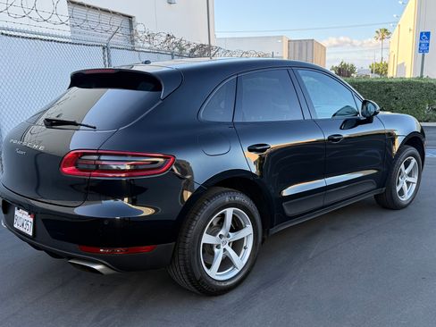 Used 2018 Porsche Macan Sport Edition AWD/4WD image 11
